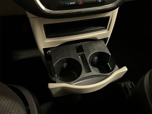 Certified 2018 Dodge Grand Caravan SE w/ UConnect Hands-Free Group image 24