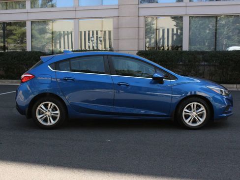 Used 2018 Chevrolet Cruze LT w/ Convenience Package image 6