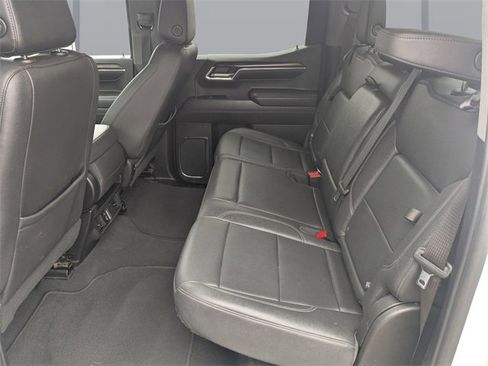 Used 2024 GMC Sierra 1500 SLT image 13
