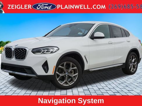 Used 2025 BMW X4 xDrive30i AWD/4WD image 1