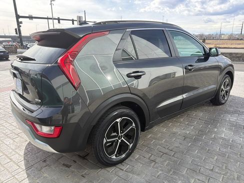 Used 2023 Kia Niro EX w/ EX Cold Weather Package image 5