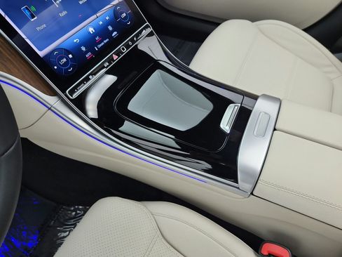 Certified 2023 Mercedes-Benz C 300 Sedan image 11