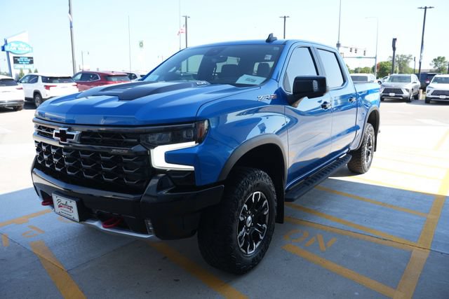 Used 2023 Chevrolet Silverado 1500 ZR2 w/ Technology Package AWD/4WD image 30