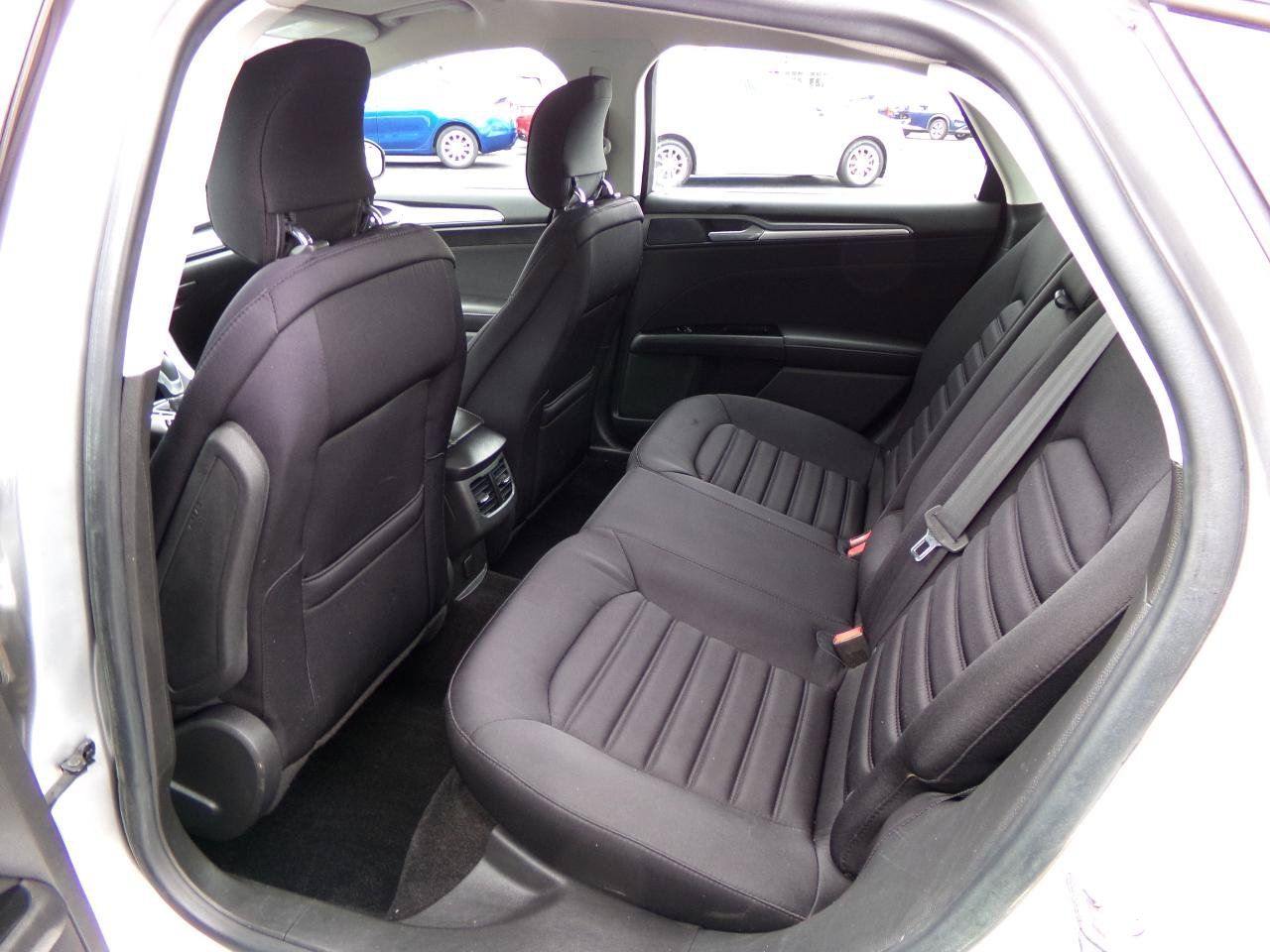 Used 2014 Ford Fusion SE FWD image 26