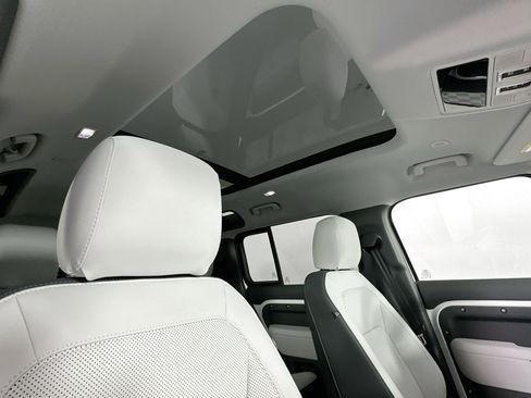 Used 2026 Land Rover Defender 110 S image 20