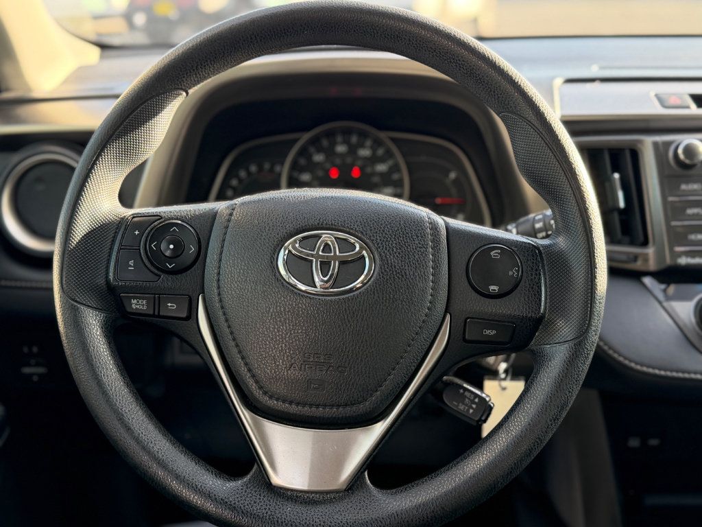 Used 2015 Toyota RAV4 XLE AWD/4WD image 8