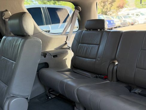 Used 2004 Toyota Sequoia Limited RWD image 38