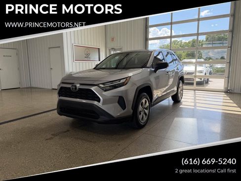 Used 2023 Toyota RAV4 LE AWD/4WD image 1