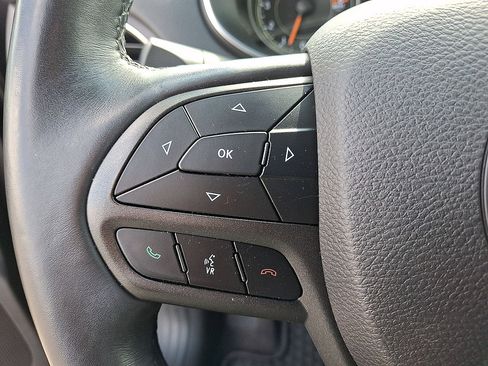 Used 2019 Jeep Cherokee Trailhawk AWD/4WD image 23