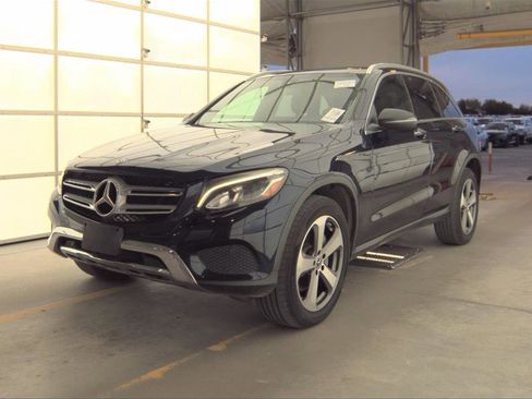 Used 2018 Mercedes-Benz GLC 300 w/ Premium Package image 2
