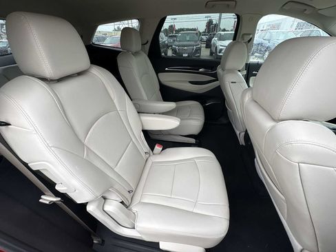 Used 2022 Buick Enclave Essence w/ Sport Touring Edition FWD image 27