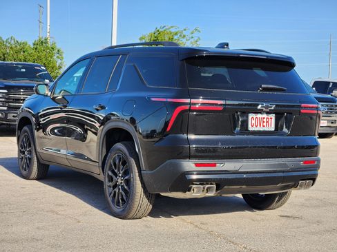 New 2026 Chevrolet Traverse LT w/ Midnight/Sport Edition FWD image 5