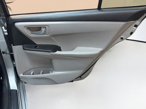 Used 2015 Toyota Camry SE image 26