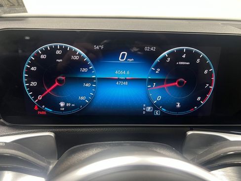 Used 2022 Mercedes-Benz GLB 250 4MATIC image 32