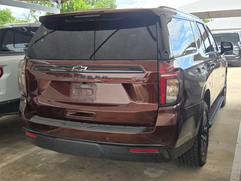 Certified 2023 Chevrolet Suburban Z71 w/ Luxury Package AWD/4WD image 8