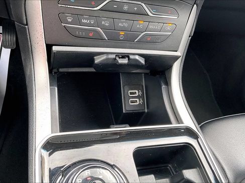 Used 2020 Ford Edge SEL FWD image 31