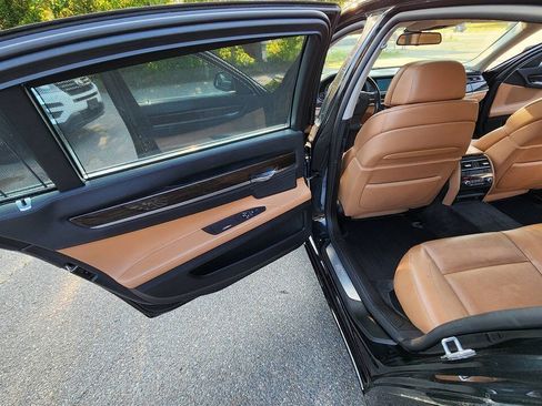 Used 2011 BMW 750Li xDrive AWD/4WD image 37