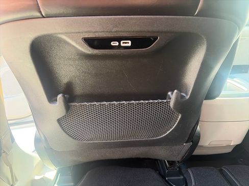Used 2024 Chrysler Pacifica Touring-L FWD image 33