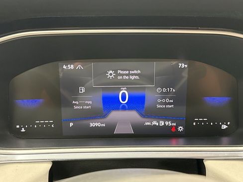 Used 2025 Volkswagen Taos SE image 13