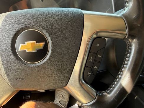 Used 2018 Chevrolet Express 3500 w/ Driver Convenience Package RWD image 28
