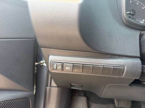 Used 2024 Toyota Corolla SE FWD image 11