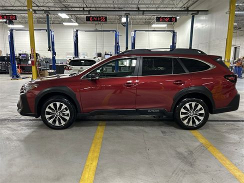Certified 2025 Subaru Outback Limited image 5