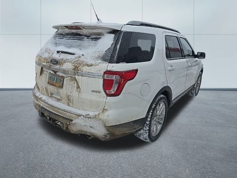 Used 2018 Ford Explorer XLT w/ Equipment Group 202A image 3