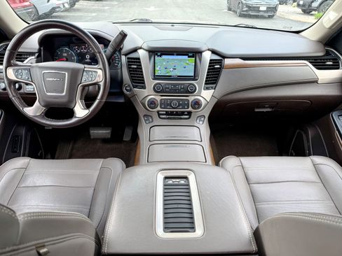 Used 2020 GMC Yukon Denali w/ Denali Ultimate Package AWD/4WD image 32