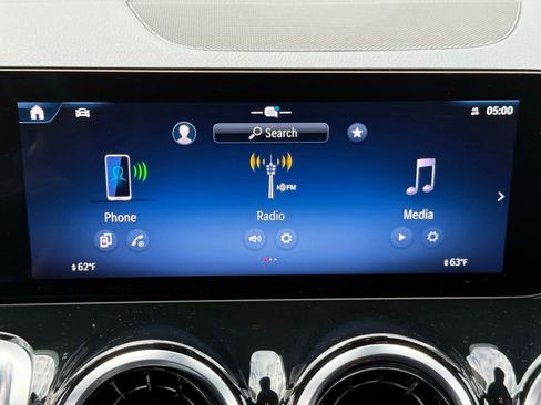 Used 2026 Mercedes-Benz GLB 250 image 36