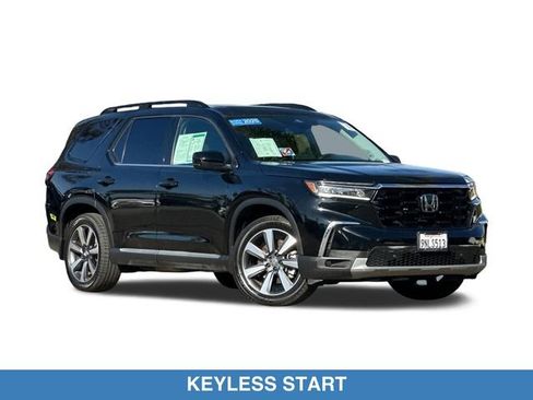 Certified 2025 Honda Pilot Touring image 4