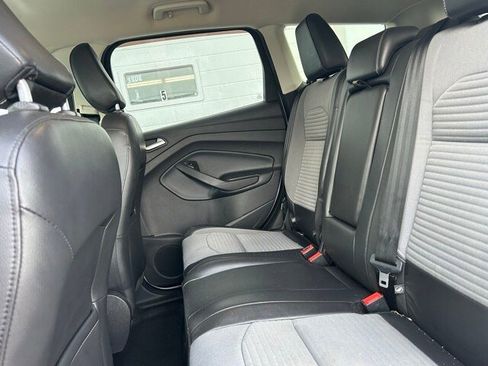 Certified 2018 Ford Escape SE w/ SE Sport Appearance Package image 9