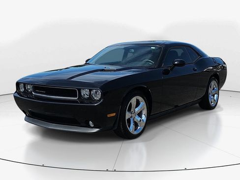 Used 2014 Dodge Challenger SXT Plus RWD image 11