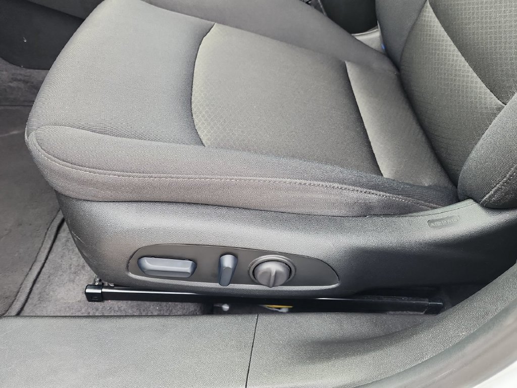Used 2025 Chevrolet Malibu LT FWD image 12