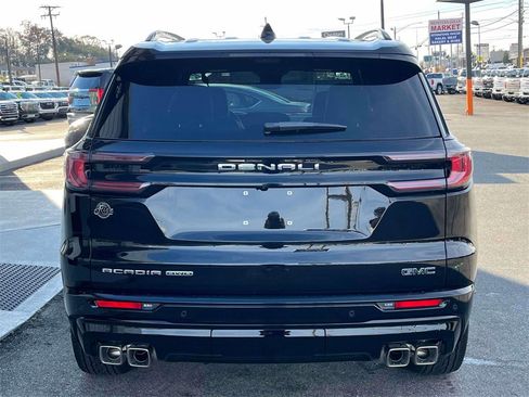 New 2026 GMC Acadia Denali Ultimate w/ LPO, Floor Liner Package image 4