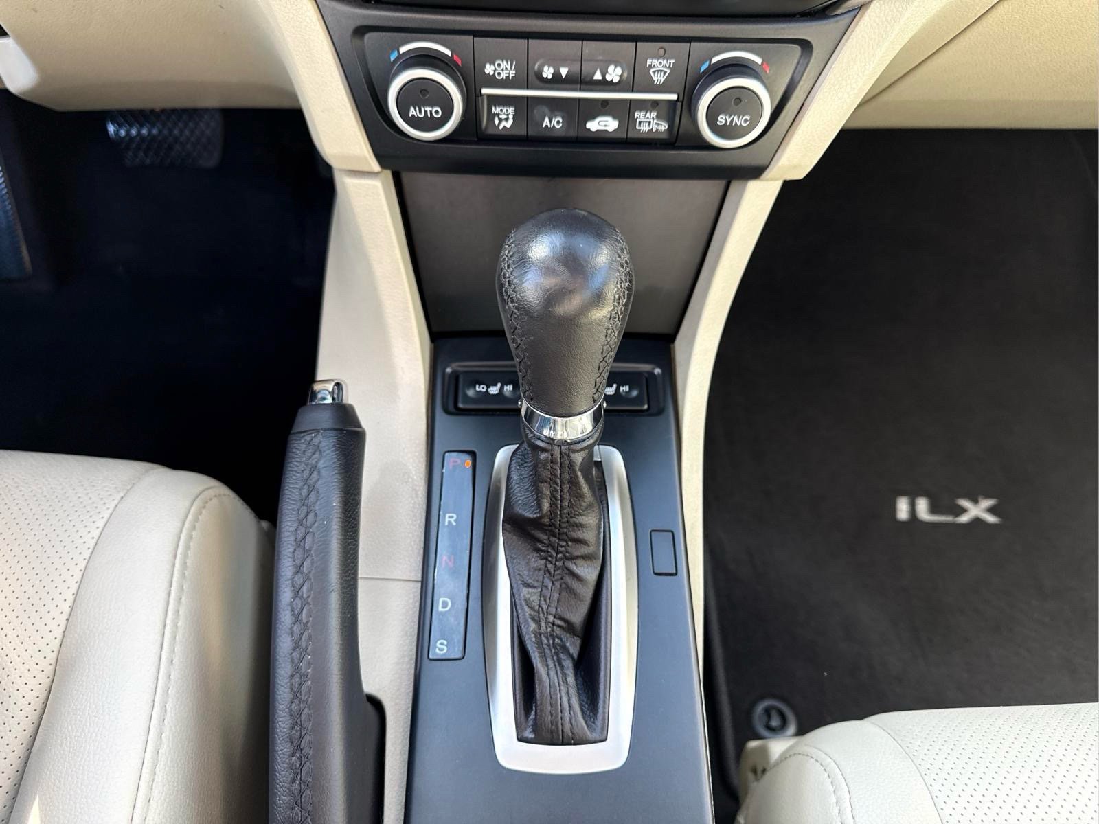 Used 2016 Acura ILX FWD image 19