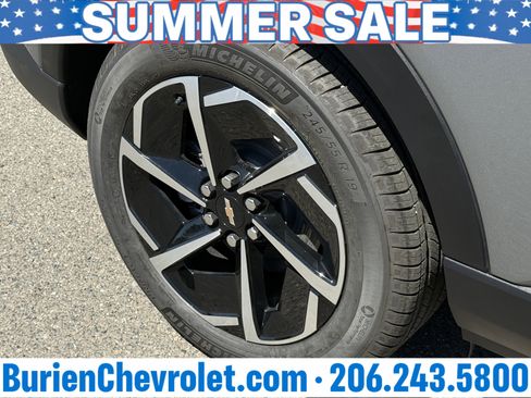 New 2026 Chevrolet Equinox EV LT FWD image 29
