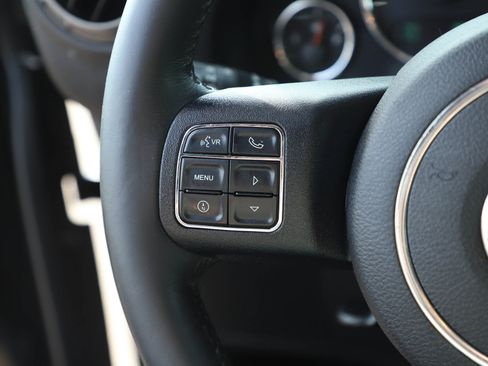 Used 2017 Jeep Wrangler Sport w/ Connectivity Group AWD/4WD image 21