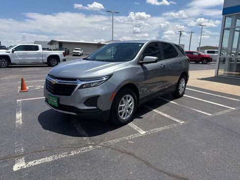 Used 2024 Chevrolet Equinox LT AWD/4WD image 3