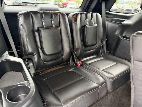 Used 2017 Ford Explorer Limited w/ Equipment Group 301A AWD/4WD image 48