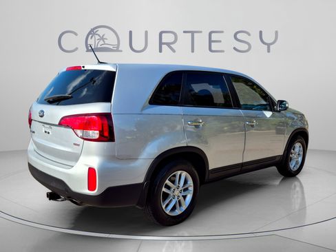 Used 2015 Kia Sorento LX FWD image 5
