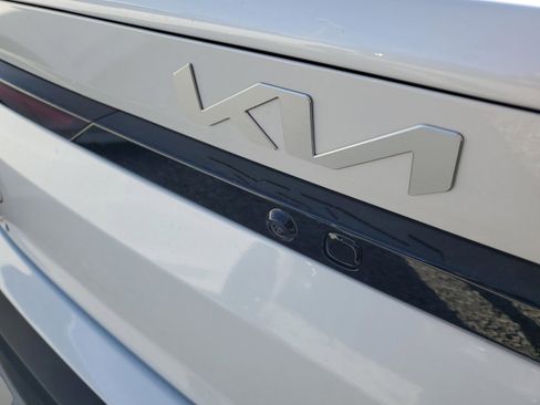 New 2025 Kia K4 EX image 24
