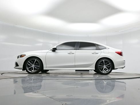 Used 2024 Honda Civic Touring image 7