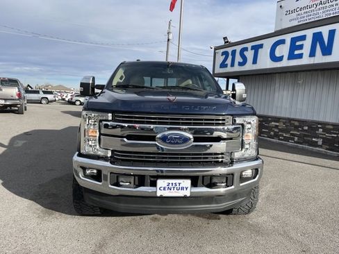 Used 2017 Ford F250 Lariat w/ Chrome Package image 3