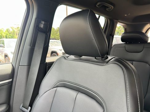 New 2026 Jeep Grand Cherokee Limited AWD/4WD image 19