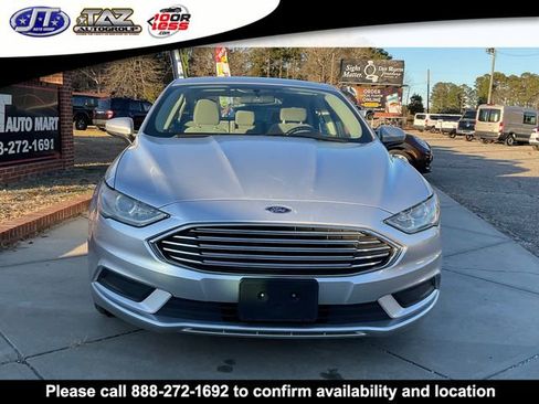 Used 2018 Ford Fusion S image 2