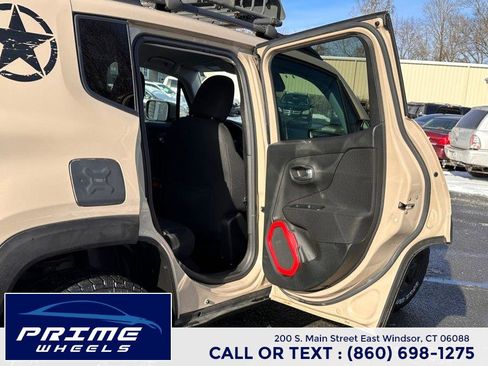 Used 2015 Jeep Renegade Latitude image 14