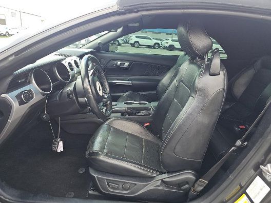 Used 2020 Ford Mustang Premium RWD image 4