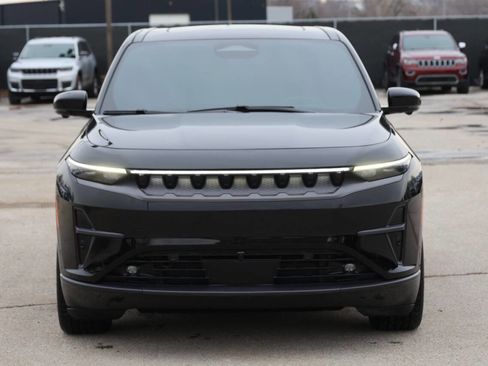 Used 2025 Jeep Wagoneer S Limited image 2