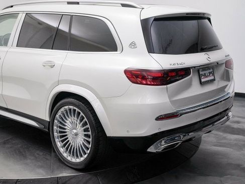 Used 2024 Mercedes-Benz Maybach GLS 600 GLS Maybach GLS 600 image 10