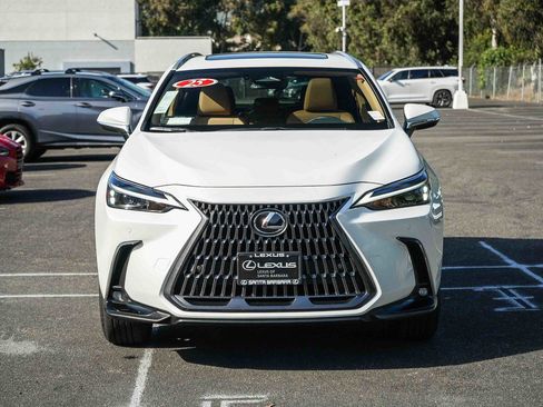 Used 2025 Lexus NX 250 FWD w/ Accessory Package (Z1) image 2